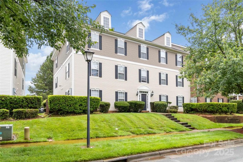Property image 2 at 1108 Plaza Walk Drive, Charlotte, NC 28215