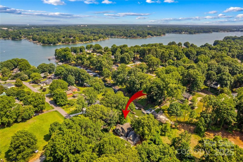 Property image 3 of 315 Wood Duck Loop in Crystal Bay, Mooresville, NC 28117