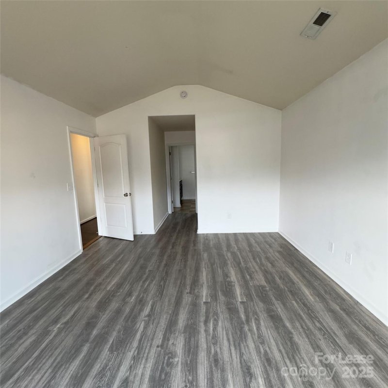 Property image 5 of 9013 Maidenhair Court in Kingstree, Charlotte, NC 28215