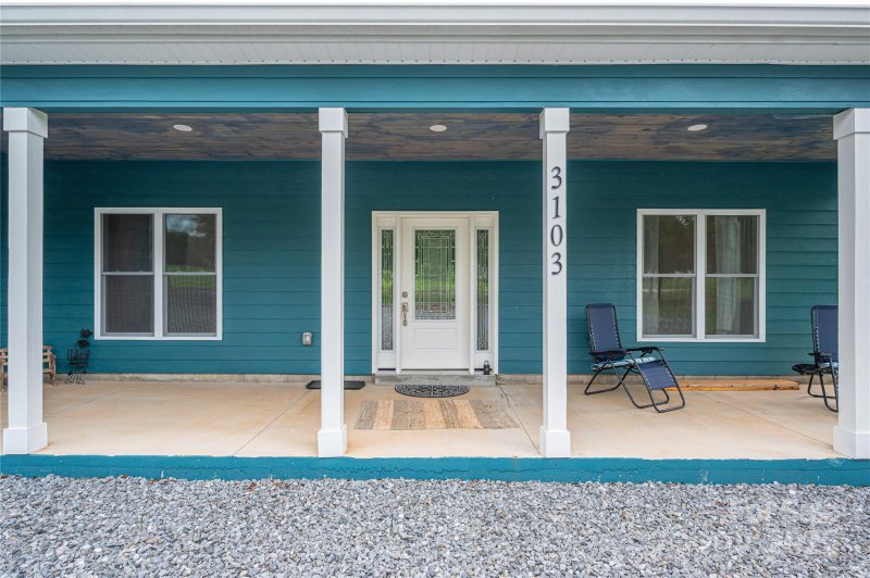 Property image 2 of 3103 Richview Drive in Evondale, Crouse, NC 28033