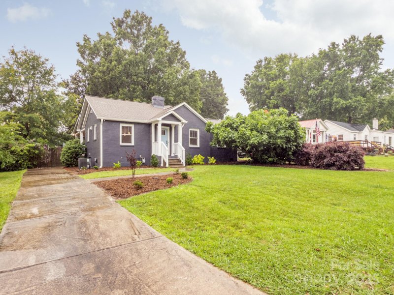 Property image 2 at 2421 Morton Street, Charlotte, NC 28208