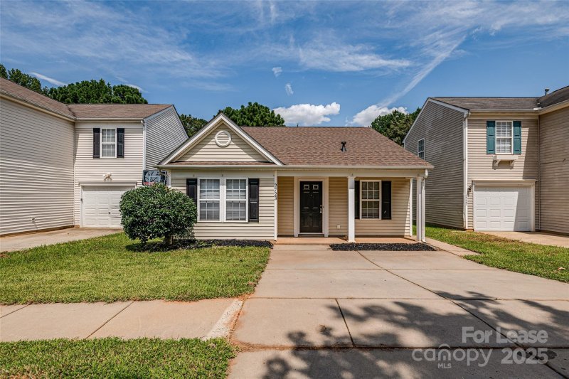 Property image 3 at 2723 Oasis Lane, Charlotte, NC 28214