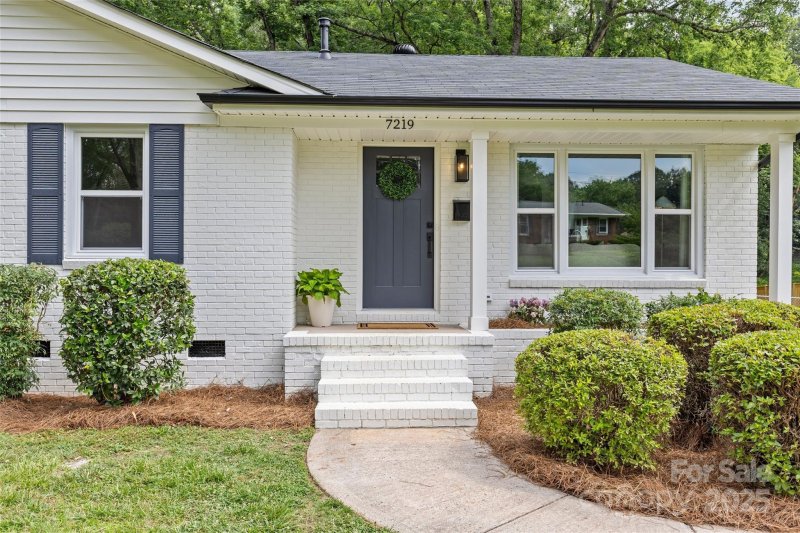 Property image 2 at 7219 Brynhurst Drive, Charlotte, NC 28210