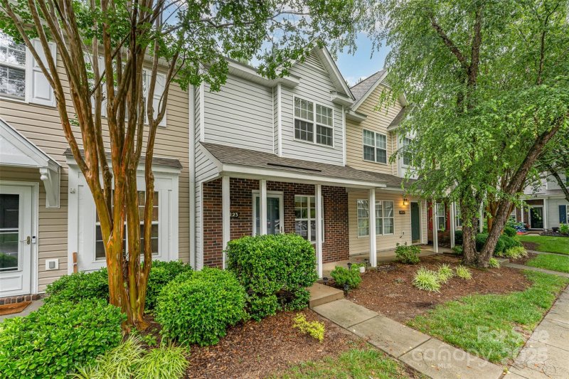 Property image 2 at 10223 Reindeer Way Lane, Charlotte, NC 28216