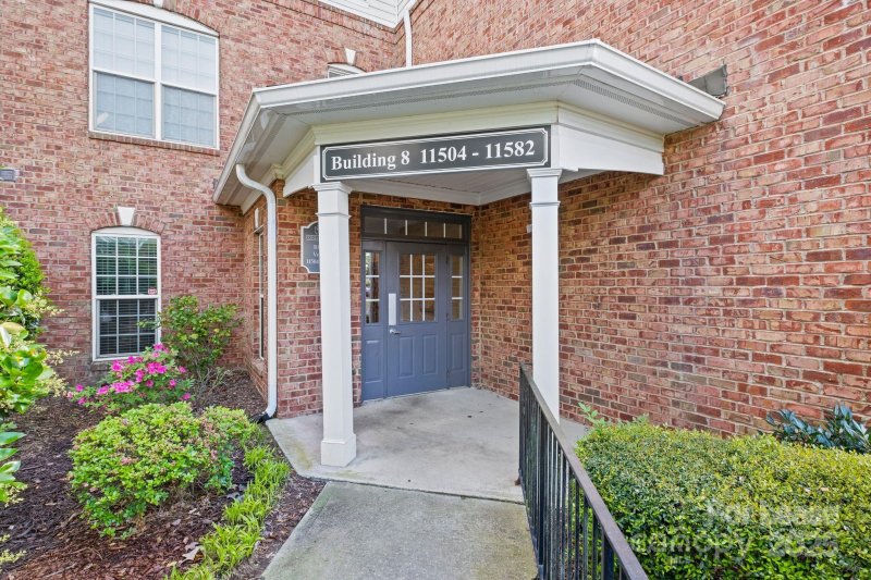 Property image 2 of 11546 Costigan Lane in Belle Vista, Charlotte, NC 28277