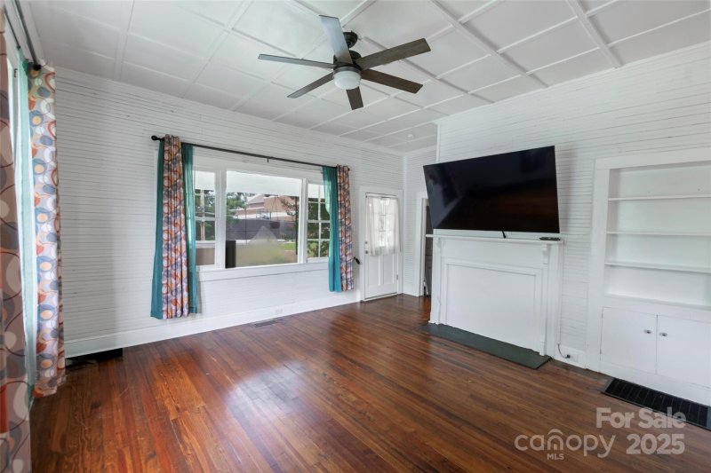 Property image 3 of 208 S Ransom Street in Firestone Cotton Mills, Gastonia, NC 28052