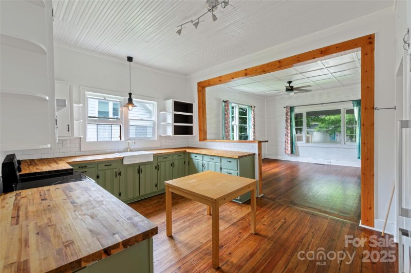 Property image 5 of 208 S Ransom Street in Firestone Cotton Mills, Gastonia, NC 28052