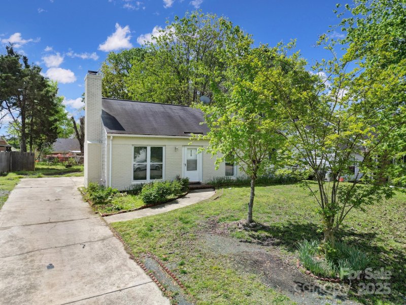 8520 Mission Hills Road