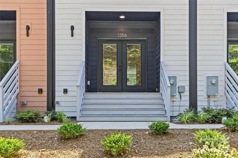 Property image 2 of 1356 Briar Creek Road in Commonwealth Park, Charlotte, NC 28205