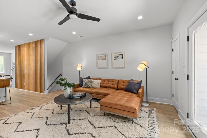 Property image 3 of 1356 Briar Creek Road in Commonwealth Park, Charlotte, NC 28205