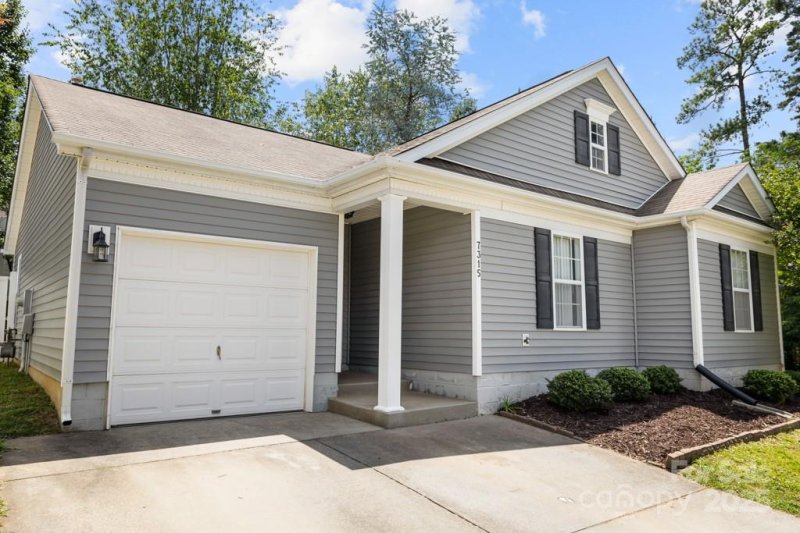 Property image 3 at 7315 Gasper Lane, Fort Mill, SC 29707