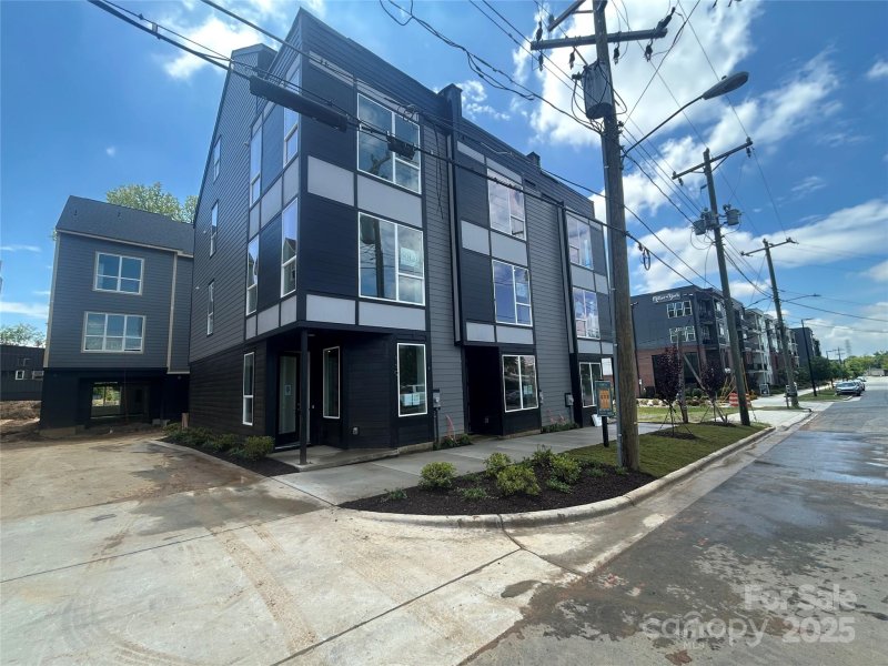 Property image 2 at 419 Devender Lane, Charlotte, NC 28217