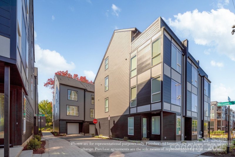 Verbena Townhomes, Charlotte Community