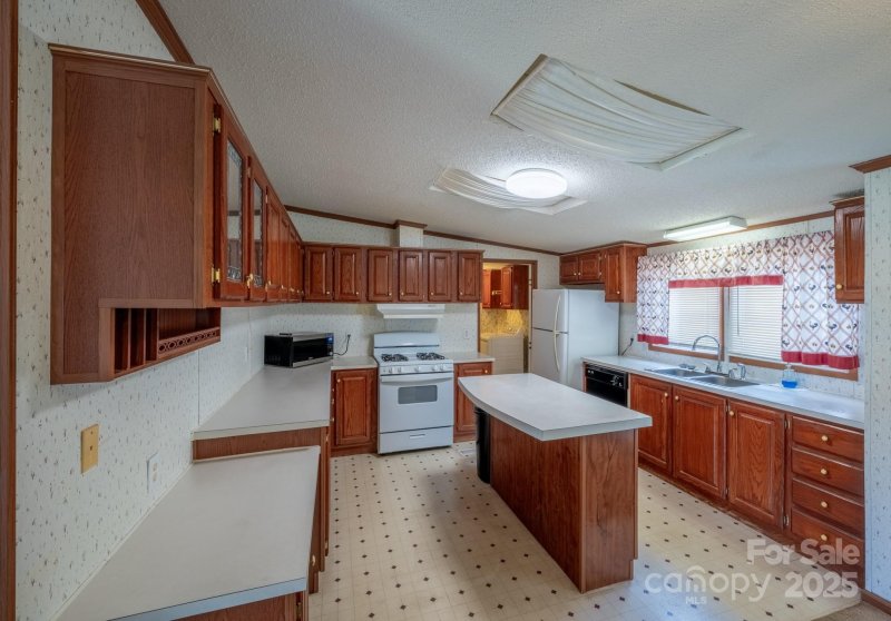 Property image 4 at 408 Riverwind Drive, Hendersonville, NC 28739