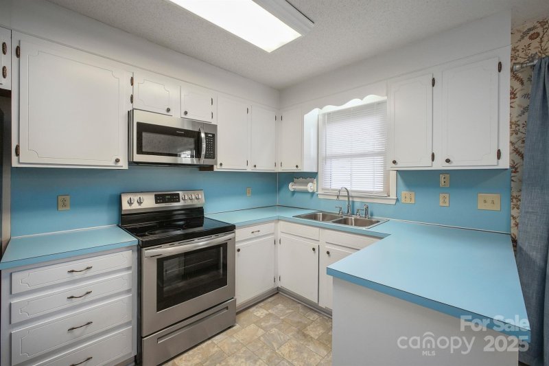 Property image 4 at 1330 5th Street, Hickory, NC 28601