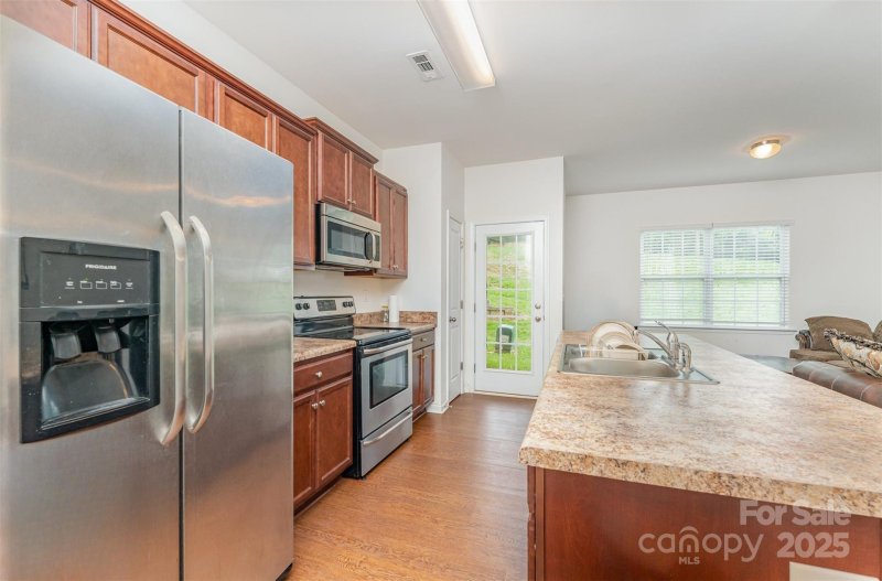 Property image 4 of 8953 Bradstreet Commons Way in Crossley Village, Charlotte, NC 28215