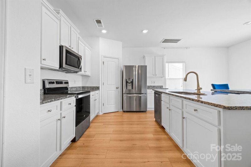 Property image 3 at 2011 Valdosta Way, Charlotte, NC 28215