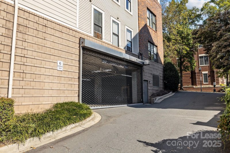 Property image 3 at 708 N Davidson Street, Charlotte, NC 28202