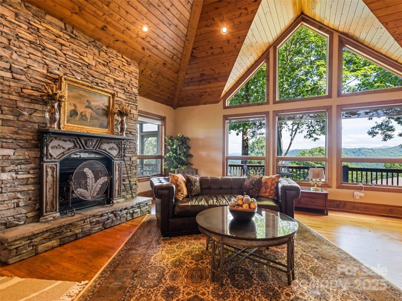 Property image 5 of 102 Coyote Ridge in Maggie Valley Country Club Est, Maggie Valley, NC 28751