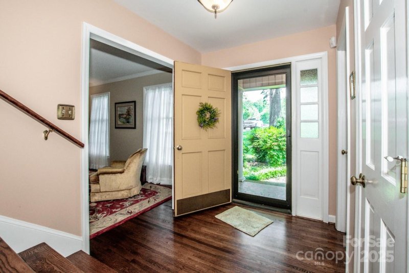 Property image 4 of 928 Tally Ho Court in Fox Run, Charlotte, NC 28212