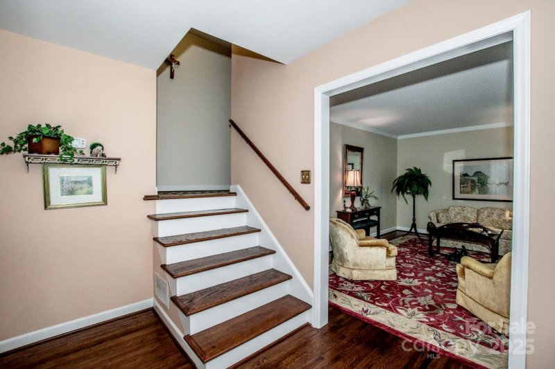 Property image 5 of 928 Tally Ho Court in Fox Run, Charlotte, NC 28212