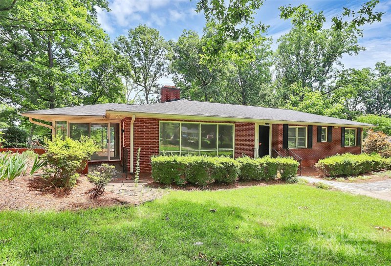 Property image 2 at 207 Oak Drive, Belmont, NC 28012