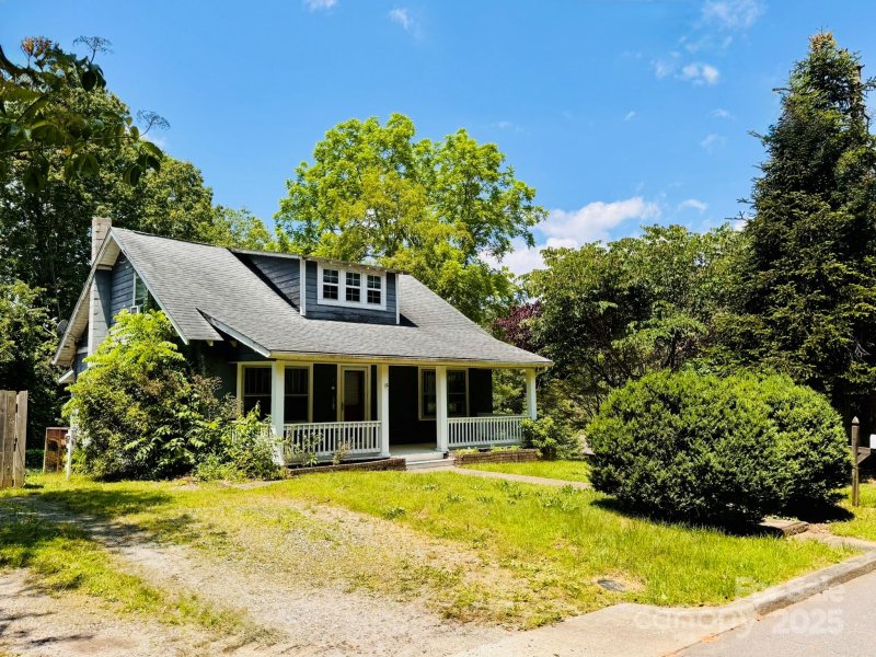 Property image 2 at 602 Brookshire Street, Asheville, NC 28803