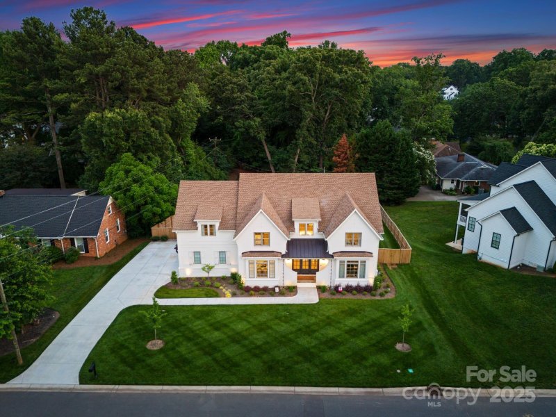 Property image 3 of 6505 Folger Drive in Lansdowne, Charlotte, NC 28270