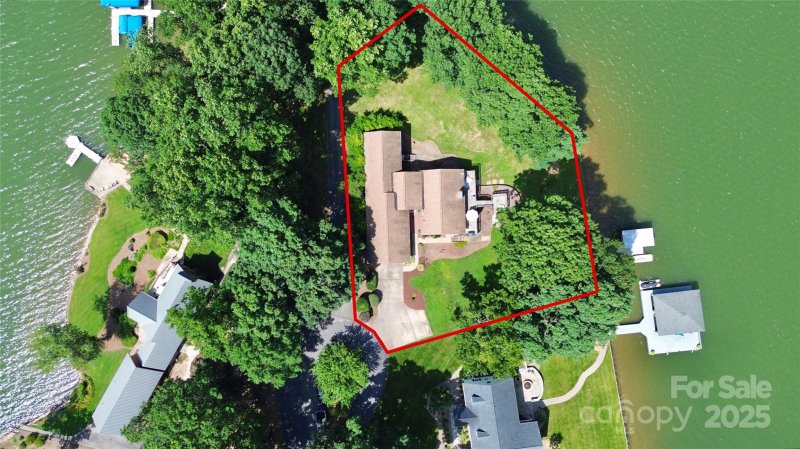 Waterfront Woodbridge, Kings Mountain Community