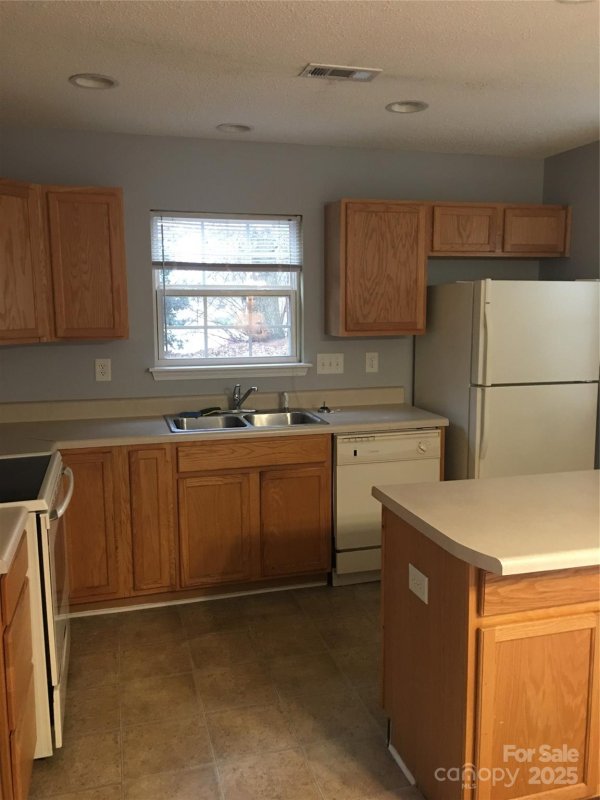 Property image 4 at 136 Mangum Circle, Mooresville, NC 28117