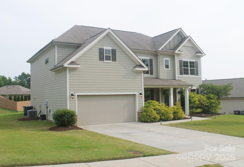 Property image 3 at 858 Oak Manor Drive, Concord, NC 28025