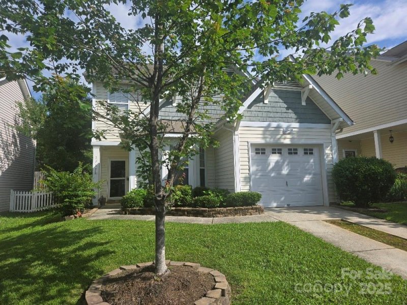 Property image 2 at 1715 Crabapple Tree Lane, Charlotte, NC 28214