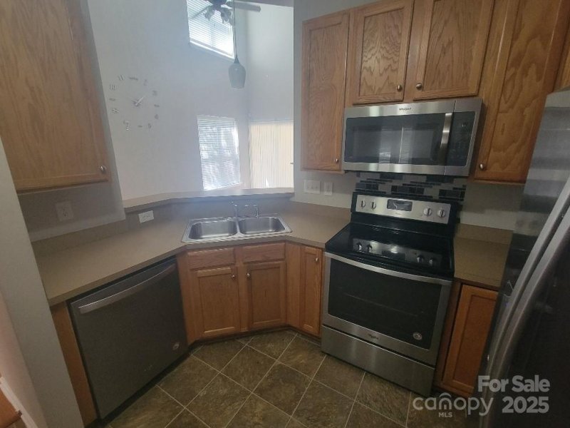 Property image 3 at 1715 Crabapple Tree Lane, Charlotte, NC 28214