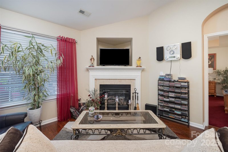 Property image 5 of 10211 Dominion Village Drive in Highland Creek, Charlotte, NC 28269