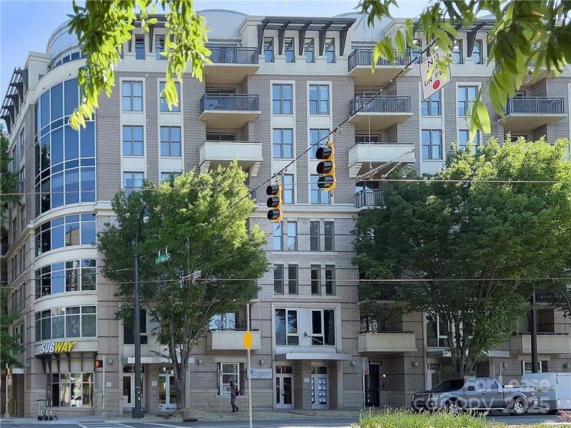 Property image 4 at 718 W Trade Street, Charlotte, NC 28202