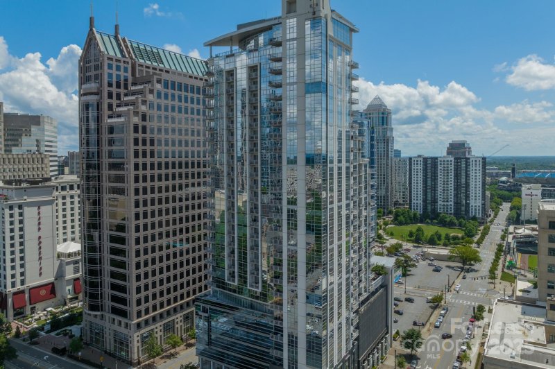 Property image 3 at 333 W Trade Street, Charlotte, NC 28202