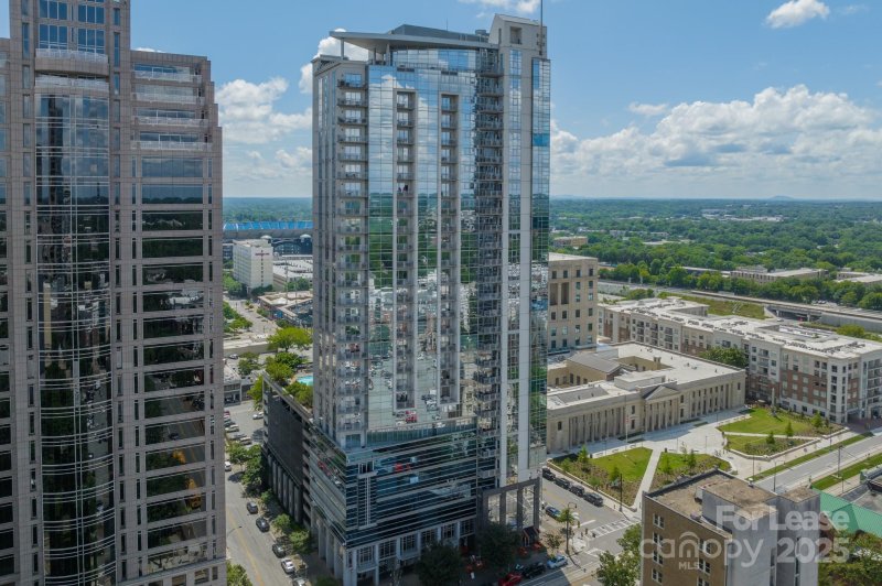 Property image 4 at 333 W Trade Street, Charlotte, NC 28202