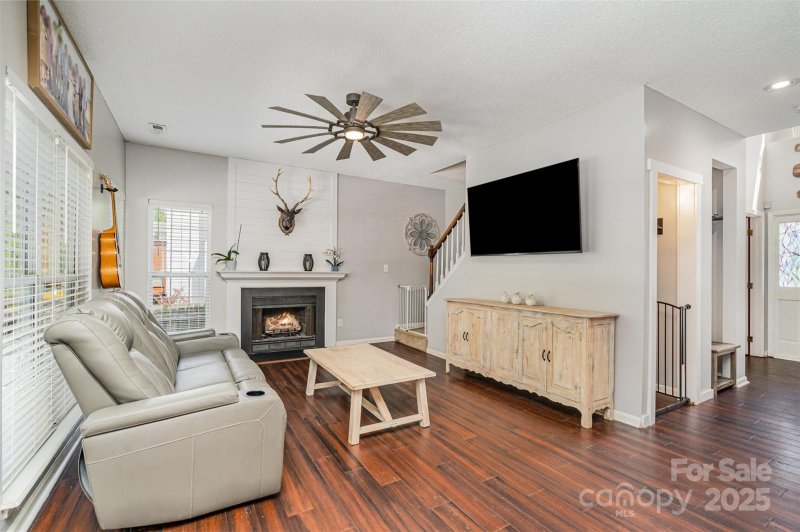 Property image 4 of 108 Shade Tree Circle in Whitegrove, Fort Mill, SC 29715