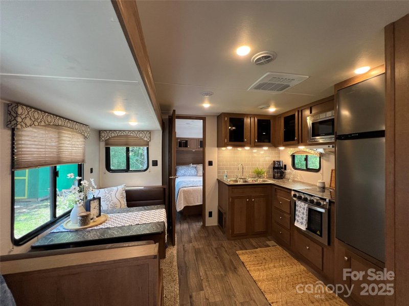 Property image 3 of 207 Cardinal Drive in Badin Shores Resort, New London, NC 28127