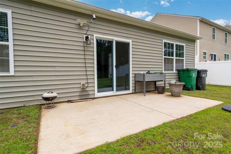 Property image 4 at 10410 Bradstreet Commons Way, Charlotte, NC 28215