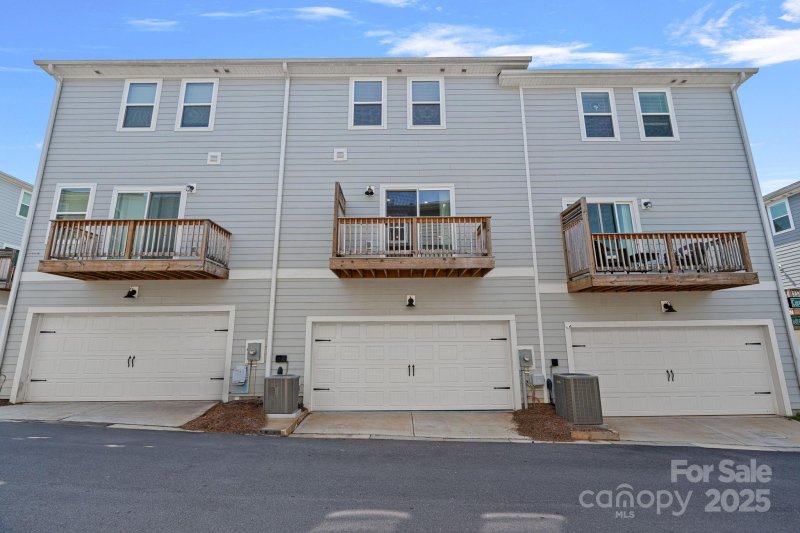 Property image 2 at 4008 Yucca Alley, Charlotte, NC 28217