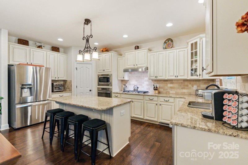 Property image 4 of 274 Cove Creek Loop in Chesapeake Pointe, Mooresville, NC 28117