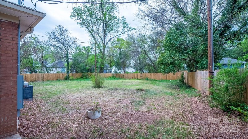 Property image 3 of 1211 Campus Street in Washington Heights, Charlotte, NC 28216