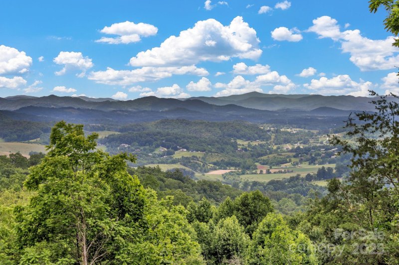Property image 3 of 127 View Ridge Parkway in Blue Mist Farms, Leicester, NC 28748