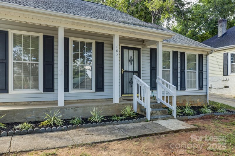 Property image 2 at 405 N Summit Avenue, Charlotte, NC 28216