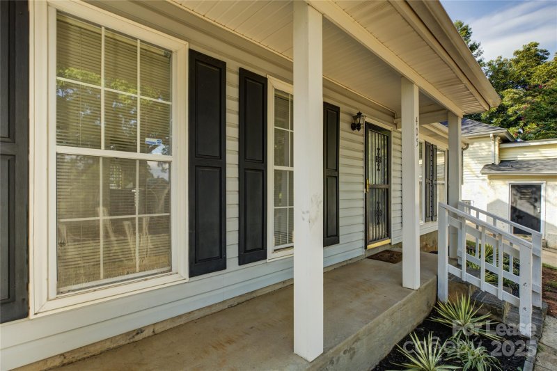 Property image 5 at 405 N Summit Avenue, Charlotte, NC 28216
