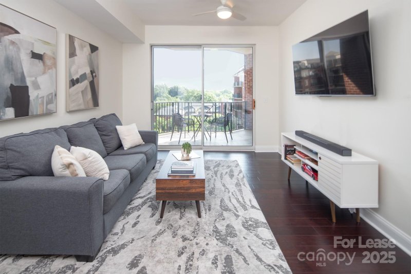 Property image 3 at 300 W 5th Street, Charlotte, NC 28202