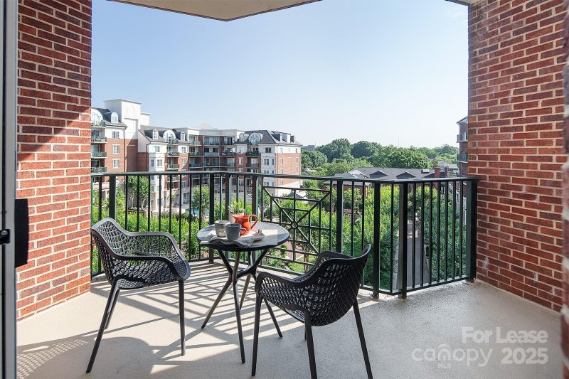 Property image 4 at 300 W 5th Street, Charlotte, NC 28202