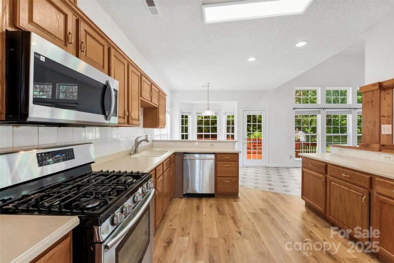 Property image 4 at 13832 Queenswater Lane, Charlotte, NC 28273