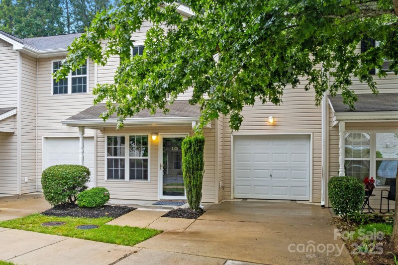 Property image 3 of 120 Alpine Ridge Drive in Mills Creek Condominiums, Asheville, NC 28803